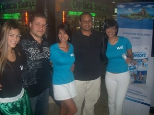 Chicas Wii con el Equipo de Super Toys y Latamel