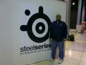 Alberto Marin en el Stand de Steel Series