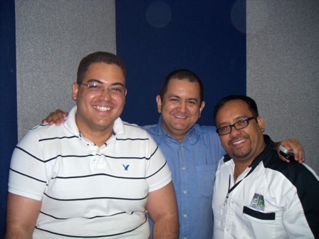 De izquierda a derecha: @jorgeu (Jorge Urdaneta) @olintex (Olinto Rodriguez) y @soporteitnetve (Angel Morales)