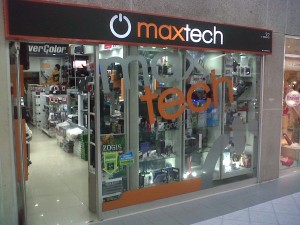 Fachada de la Teinda maxtech en C.C. Lago Mall