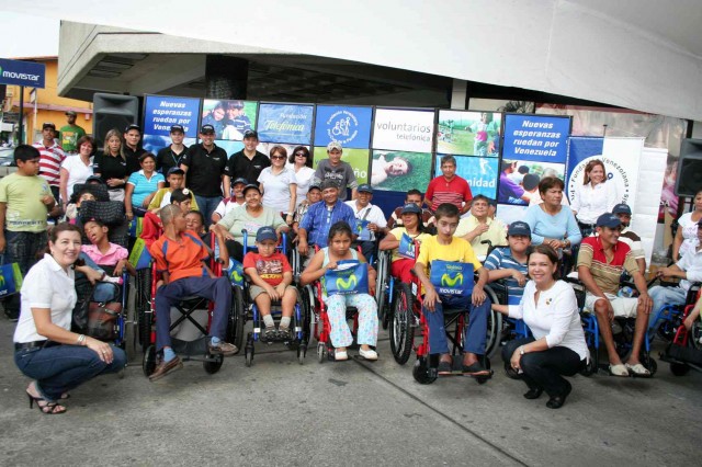 “Nuevas Esperanzas Ruedan por Venezuela”, entregaron sillas de rueda en el estado Barinas