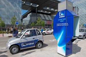 PRIMERA CABINA QUE PERMITE EN ESPAÑA, LA RECARGA DE VEHÍCULOS ELÉCTRICOS