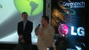 Oscar Rojas, Director de Ventas y Mercadeo de LG y Manuel Rey, vicepresidente Corporativo de Greentech
