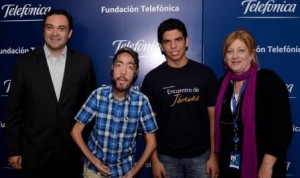 : De izq a der.: Douglas Ochoa Vicepresidente de Fundación Telefónica; Maickel Melamed; Fernando Dos Reis, integrante del programa Jóvenes en Venezuela; Giovanna Bruni, Gerente General de Fundación Telefónica.