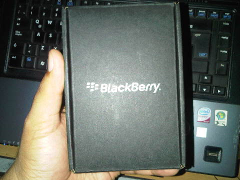 BlackBerry 9100 en su caja cerrada