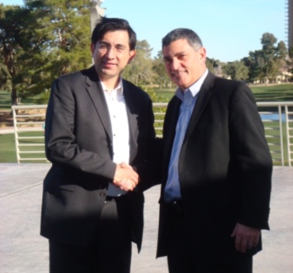Diego Molano Vega (Ministro TIC) y CJ Bruno (Vicepresidente Intel América)
