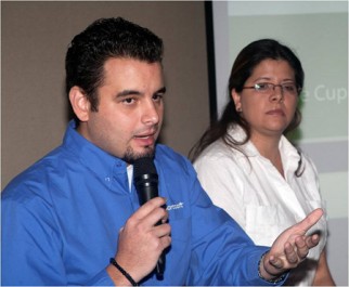 Aldo Hernandez y Sara Linares de Microsoft de Venezuela