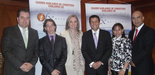 En la foto de izquierda a derecha aparecen:  Carlos Pérez, director de Proyectos; Ezequiel Carson, gerente Regional de Tecnologia (CTO); Danny Rodríguez, gerente de Ventas; Giovanni Canchila, gerente de Customer Care; Marcela Rovira, gerente Regional de Producto  (CPO) y Jairo Vargas, ejecutivo de Cuenta de IFX Networks. 