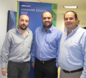 En la foto de izquierda a derecha:  Christian Plata, Ingeniero de Sistemas para Canales para el Norte de Latinoamérica; Marcio Moerbeck, Marketing Manager para el Norte de Latinoamérica, y Juan David Fajardo, Partner Business Manager para la región del Norte de Latinoamérica 