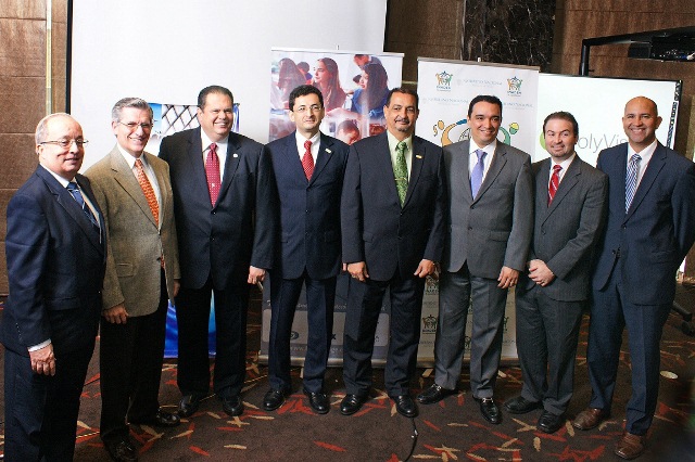 Pie de foto: Ricardo Endara, Director del Tecnoparque Internacional de Panamá Ciudad del Saber, Mario Quelquejeu, Gerente General de Knowledge, Lic. José Pablo Ramos, Director del Instituto Nacional de Formación Profesional y Capacitación para el Desarrollo Humano (INADEH), Jaime Blanco, Presidente de la Junta Directiva de CAPATEC, Enrique Bonilla, Tesorero de la Junta Directiva de CAPATEC, Dionys Sánchez, Director de Transformación y Tecnología de la Autoridad Nacional para la Innovación Gubernamental (AIG), Eli Faskha, Director de la Junta Directiva de CAPATEC y Glenn Tjon, Vicepresidente de la Junta Directiva de CAPATEC.