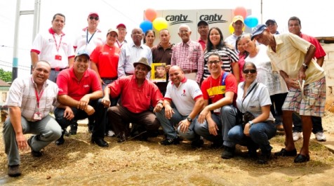 Güiria de La Playa celebra llegada de Internet y telefonía