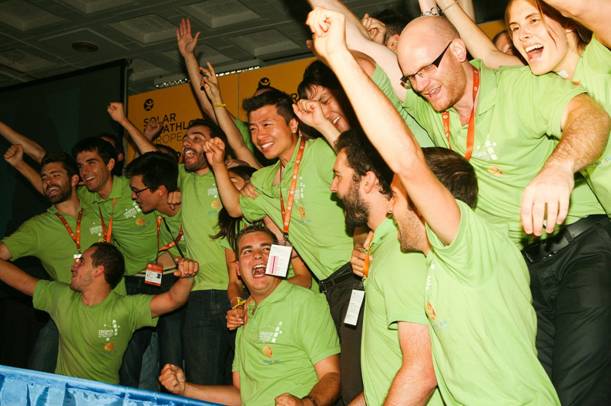 Equipo Rhône-Alpes (Francia) ganador de la competición Decatlón Solar Europeo 2012, gracias a su proyecto Canopea (copyright: Solar decathlon Europe 2012)