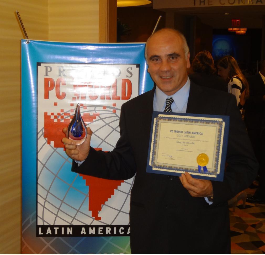 Sam Atassi recibe premio PCWorld 2012