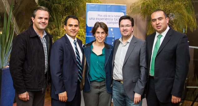 En la foto de izquierda a derecha: Santiago Holguin, Lenovo Business Partner Sales; David González, Director General para Intel Cono Norte; Maite Sarasua Suarez Lenovo Gerente de Mercadeo Colombia; Antonio Rodriguez Camps MDM Cono Norte Intel y Andres Caceres Lenovo PM Brand Manager Colombia.