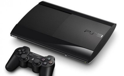 Nueva Playstation®3 más pequeña y liviana