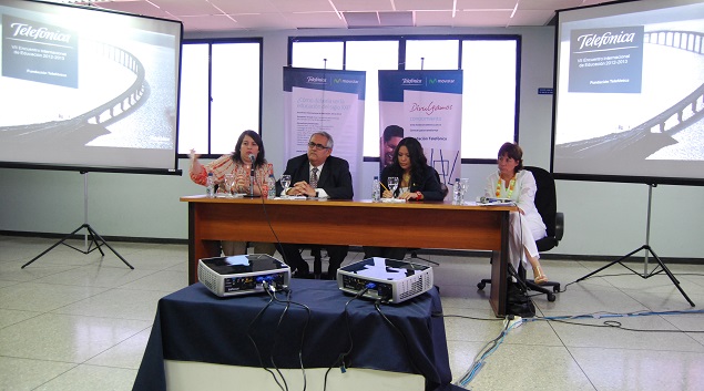 Panel de expertos venezolanos conformado por María Inés Garriga de Sistemas Educativos Avanzados (SEA), Hugo Quintero de la Universidad del Zulia (LUZ), Ruth Toro de la Universidad Rafael Belloso Chacín (URBE) y como moderadora Charo Méndez, profesora universitaria y asesora en RSE