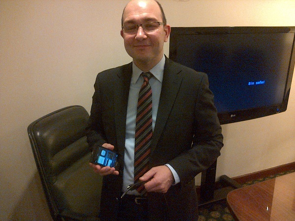 Carlo Chiarello -Vicepresidente Ejecutivo de Negocios de Smartphones Global Research In Motion