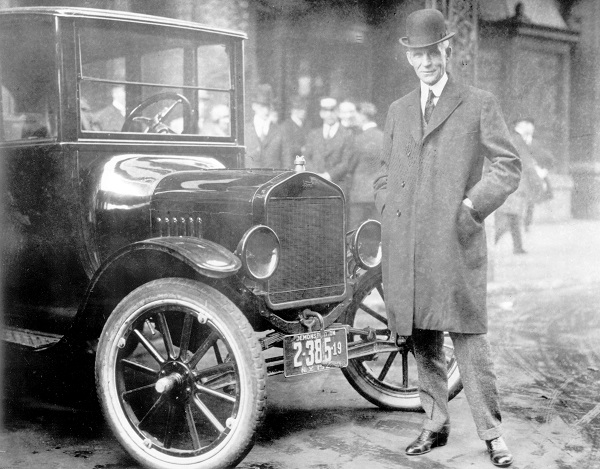 Henry-Ford-con-el-Modelo-T