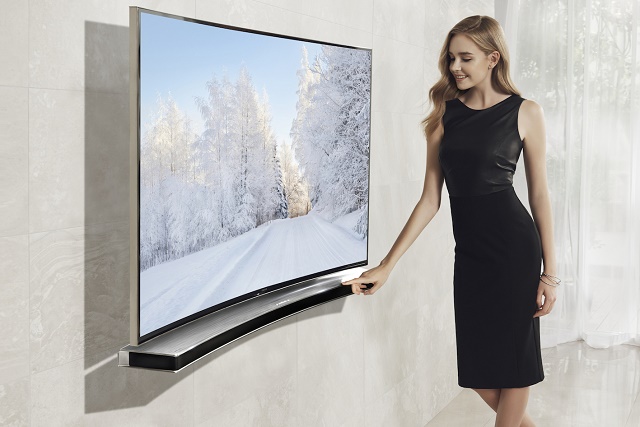 TV-Matching Curved Soundbar-LifeStyle