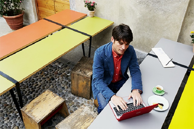 Hombre con Laptop