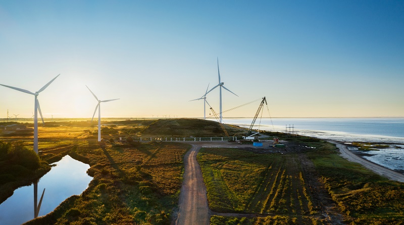 Apple invierte en la construcción de dos de los aerogeneradores terrestres más grandes del mundo cerca de la ciudad danesa de Esbjerg.